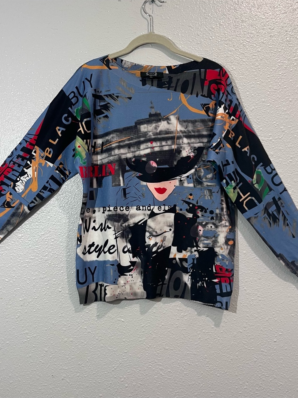 A.Z.I New York Graphic Art Pullover Sweater in Blue, Black & Red Sz XS